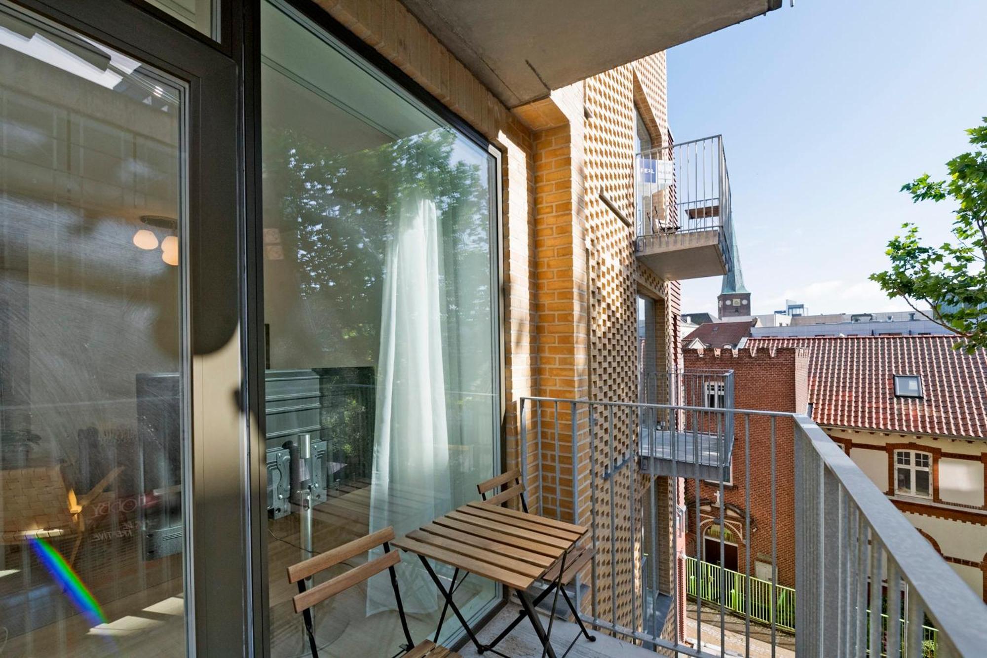 Inner City Grand Suite Орхус Экстерьер фото